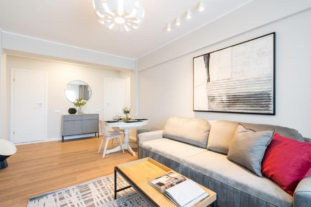 Downtown Modern - 2Br Apartment Bükreş Dış mekan fotoğraf
